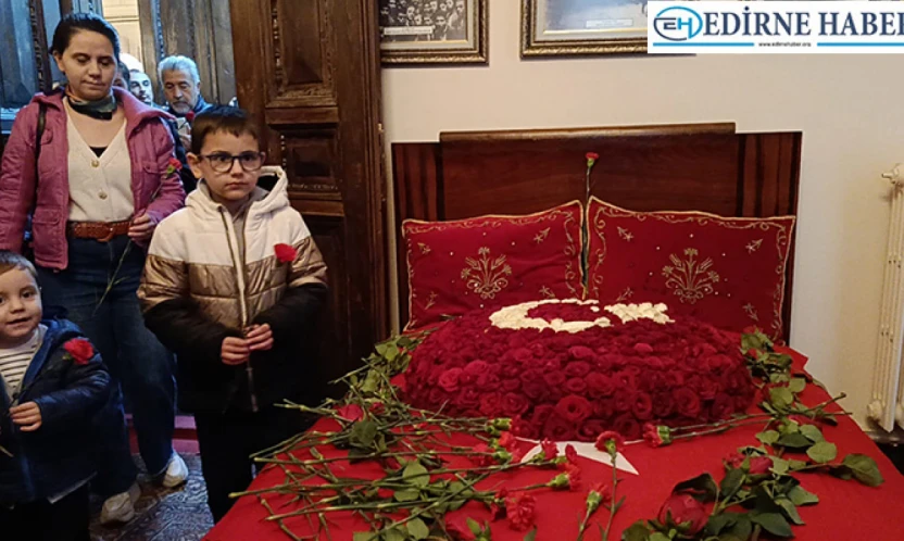 Atatürk Odası'na yoğun ilgi: Edirneliler Ulu Önder'i unutmadı