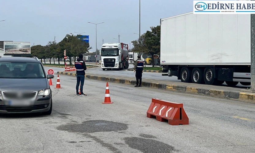 Avrupa'ya açılan kapıda güvenlik zinciri: jandarma göz açtırmıyor