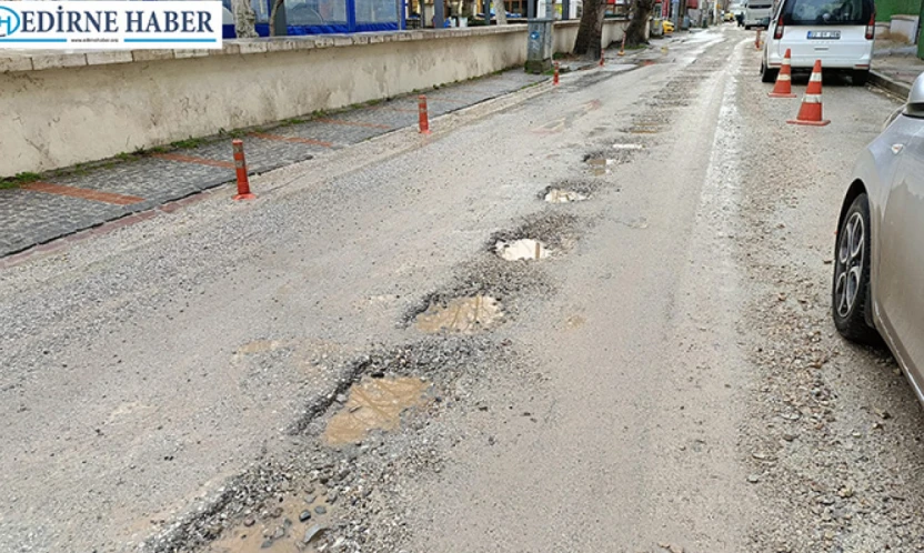 Aylar geçti, yollar bitmedi: Belediye bir kez daha süre istedi