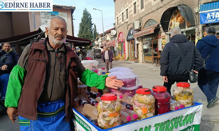 Baba mesleği turşuculuğu 25 yıldır büyük bir aşkla sürdürüyor