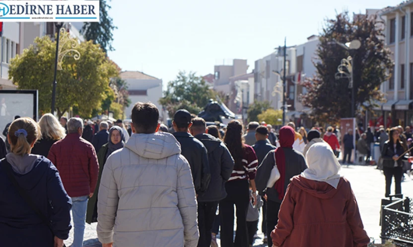 Bayram hareketliliği cadde ve sokaklara yansıdı