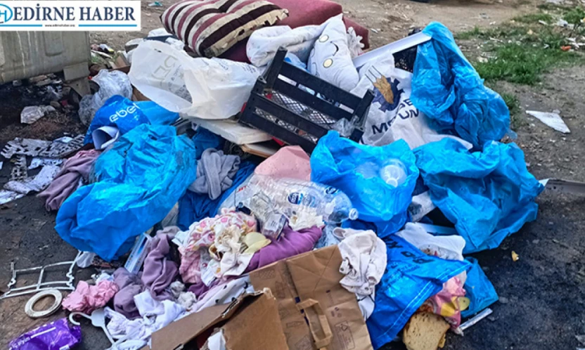 Çokalca Camii Sokak'ta tepki: çöpler günlerdir toplanmıyor