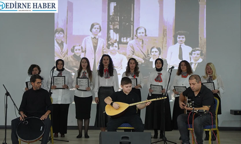 Edirne'de öğrenci ve öğretmenler birlikte sahne aldı