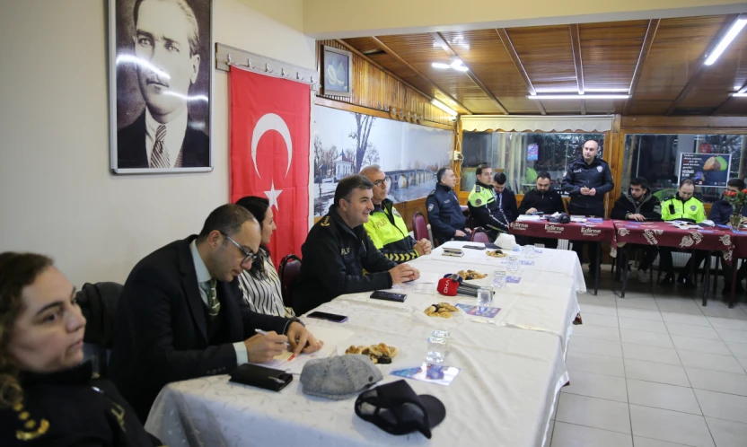 Edirne Emniyet Müdürü Ayhan, vatandaşların taleplerini dinledi