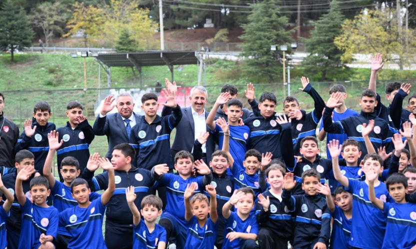 Edirne Valisi Sezer, sporla buluşturulan öğrencilerle bir araya geldi