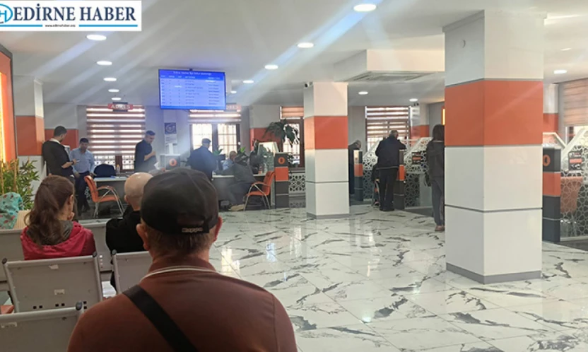 Eski tip ehliyeti olanlar soluğu nüfus müdürlüklerinde aldı