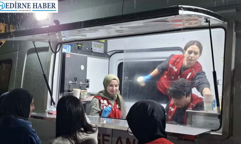 Genç Kızılay'dan vize haftasında sıcak dokunuş