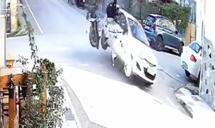 Genç motosikletli feci kazada hayatını kaybetti