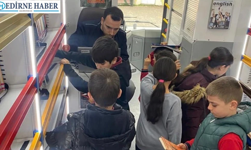 Gezici Kütüphane Tayakadın'da öğrencilerle buluştu