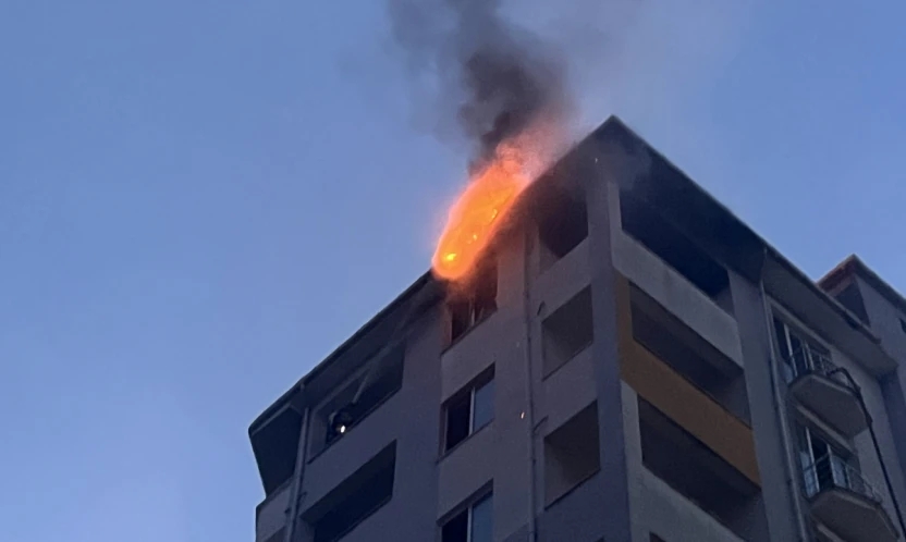 İnşaatın 9. katında çıkan yangın korkuttu