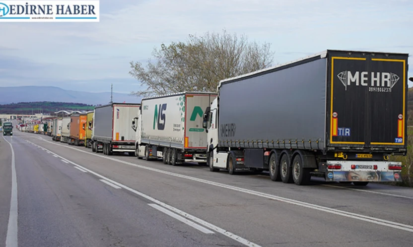 İpsala'da geçişler durdu, yük tırları diğer kapılara yöneldi