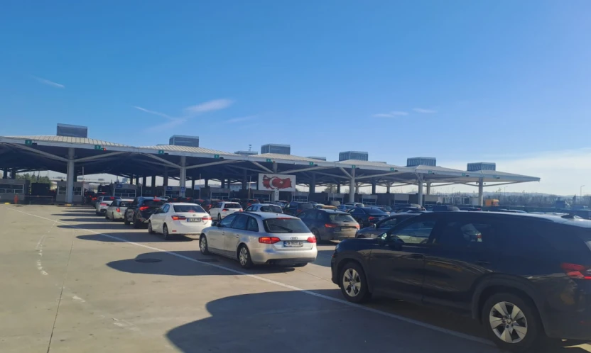 Kapıkule'de rekor yoğunluk:  10 günde 473 bin giriş-çıkış