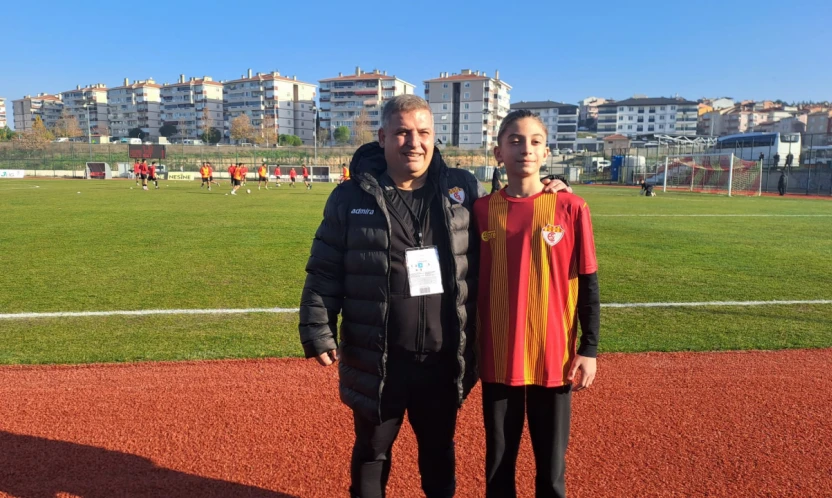 Minik taraftar Can Bartu Kurtar'dan Edirnespor'a  destek