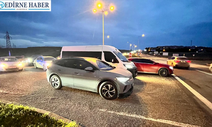 Ne ışık var ne önlem: Bu kavşakta can güvenliği yok!