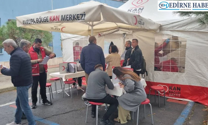 Plevne İlkokulu'nda 'Kan'panyaya yoğun ilgi