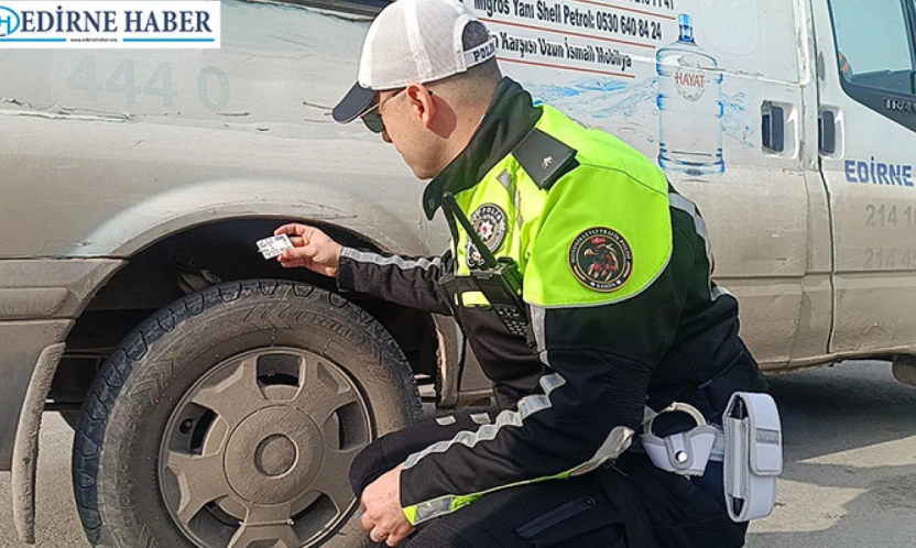 Polis ekiplerinden kış lastiği denetimi