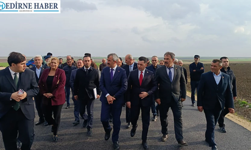 Sezer, 'Yollara üst kalite asfalt seriyoruz'