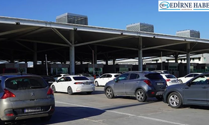 Sınır kapılarından 10 ayda 12 milyona yakın yolcu geçti