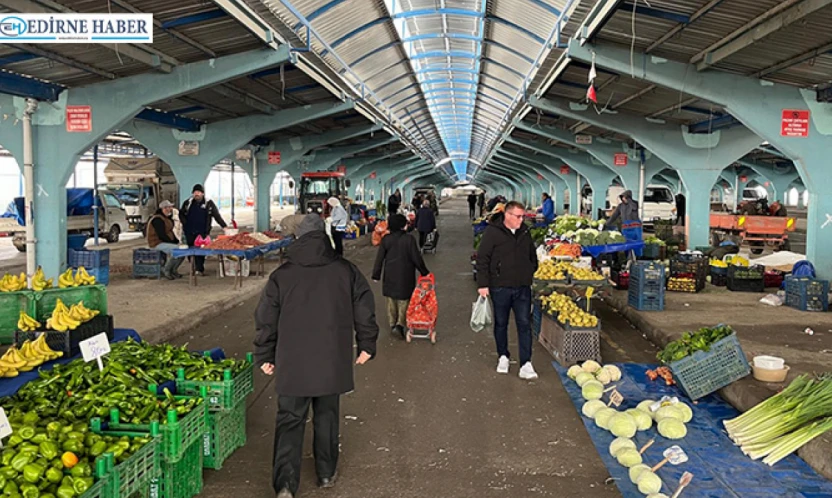 Soğuk hava Pazartesi Pazarı'nı etkiledi