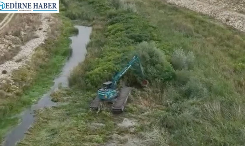 Taşkınlara karşı kritik kanalda temizlik seferberliği