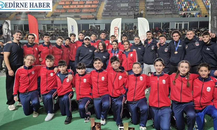 TED Edirne Koleji Kürek Kulübü sezona kupalarla başladı