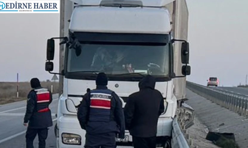 TIR bariyerlere çarparak durabildi