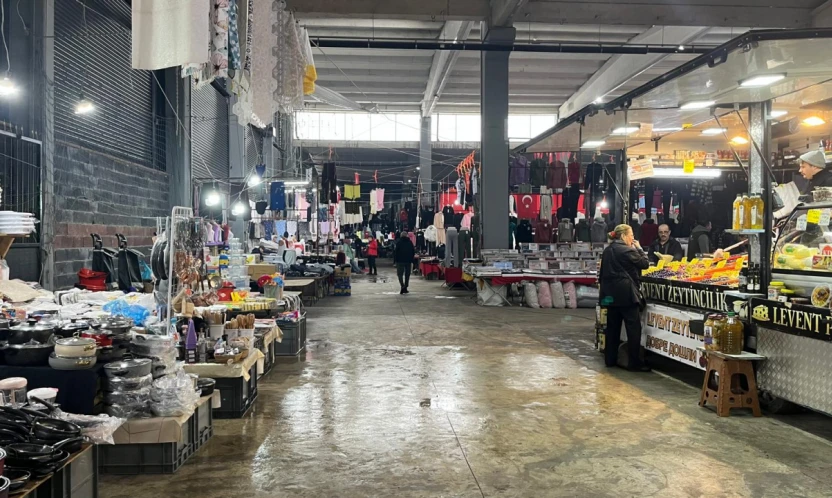 Yağmur vurdu, pazar boş kaldı