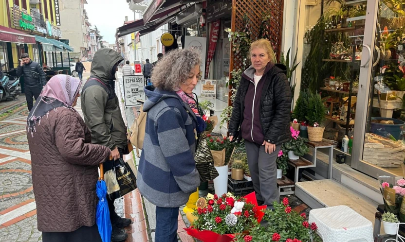 Yılbaşı yoğunluğu çiçekçilere yansıdı