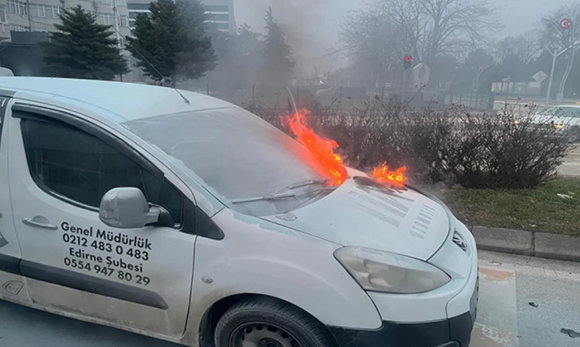 Zübeyde Hanım Caddesi'nde araç yangını